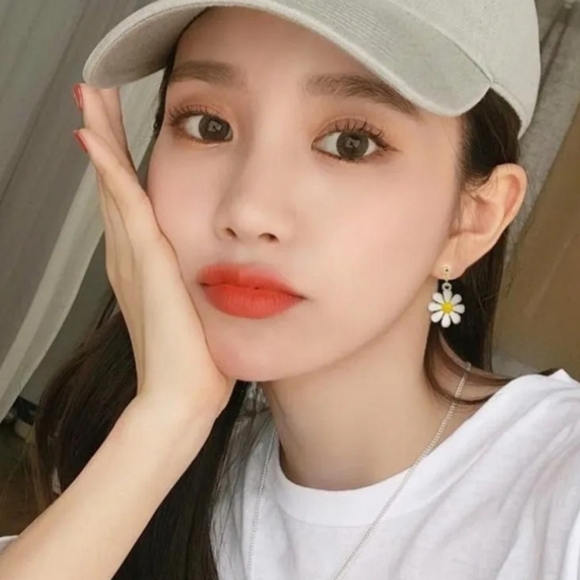 Gold-plated white and yellow Daisy earrings with silver post BOGO - Picture 11 of 13